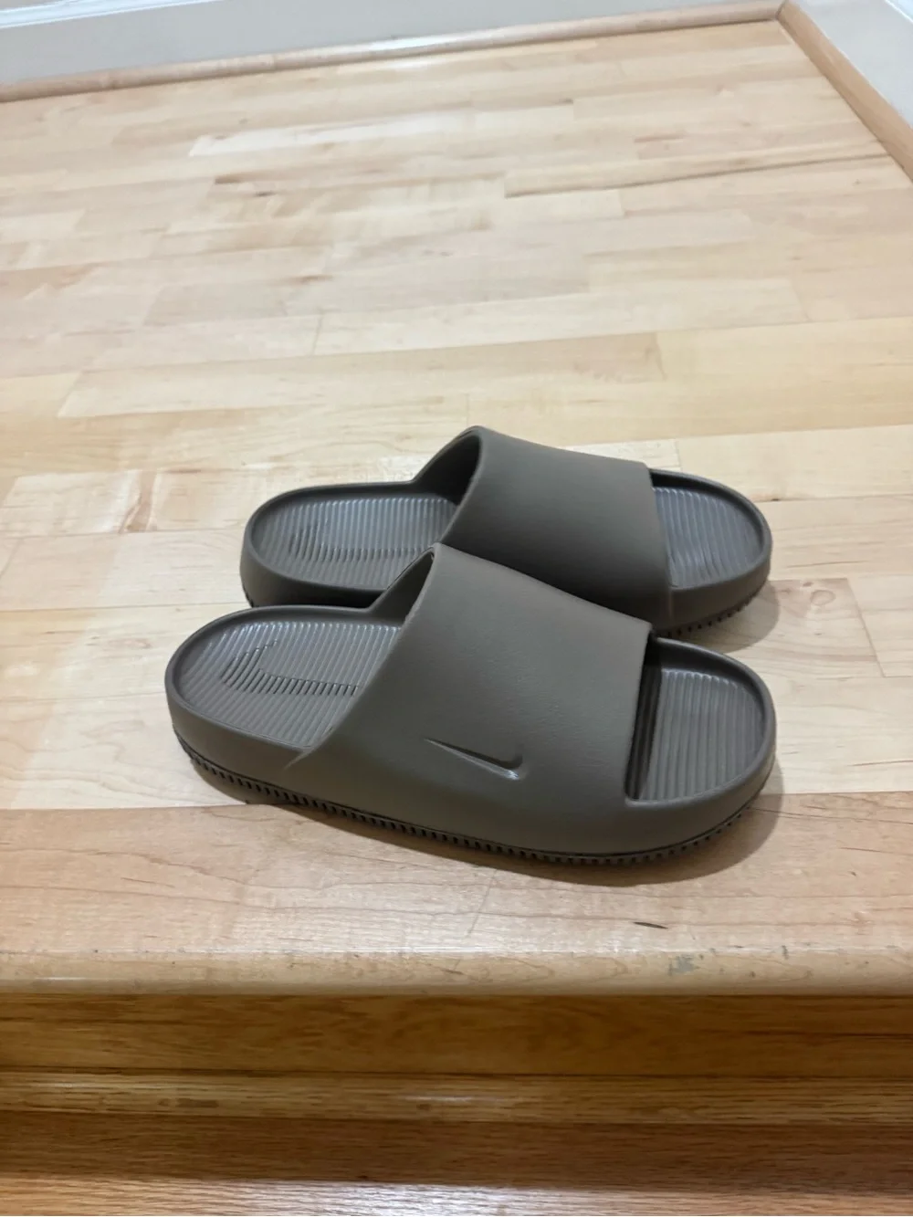 Nike Women’s Brown Slip-On Slide Sandals - Picture 4 of 7
